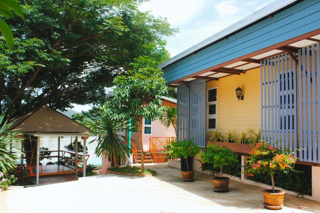 Golden Dragon Kanchanaburi Exterior foto